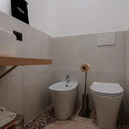 Dimora Soprana - Confortevole Gæstehus Genova