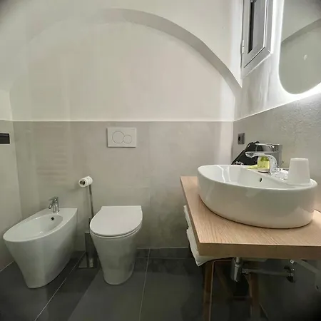 Dimora Soprana - Confortevole 4* Genua
