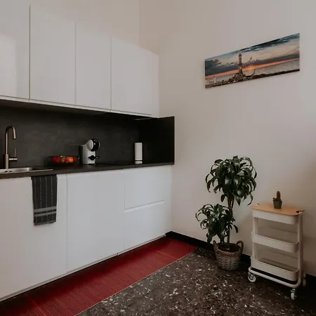 Dimora Soprana - Confortevole 4* ג'נובה